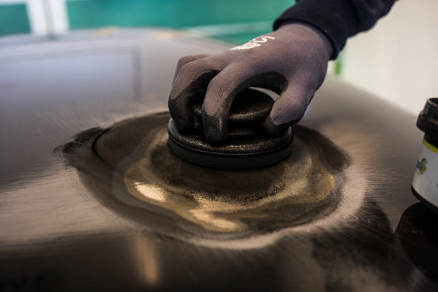 Poudre de contrôle avec applicateur noir - 150gr