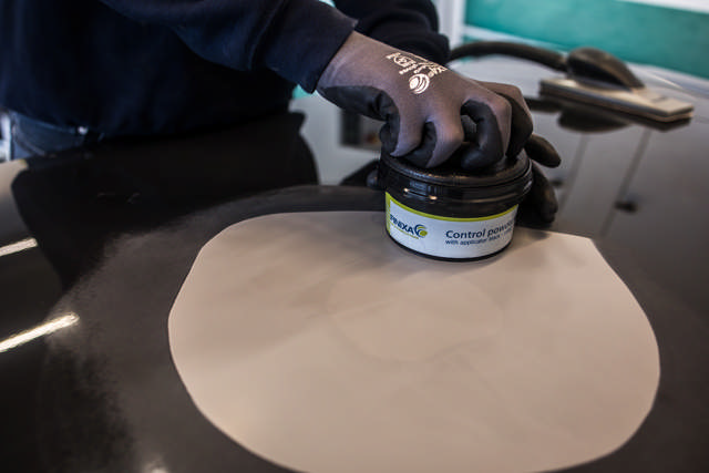 Poudre de contrôle avec applicateur noir - 150gr