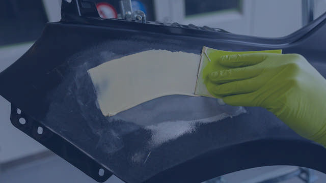 Leichter, einfach schleifbarer Polyester-Spachtel