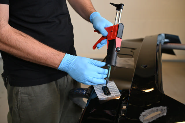 Kunststoffreparatur Mikroemission