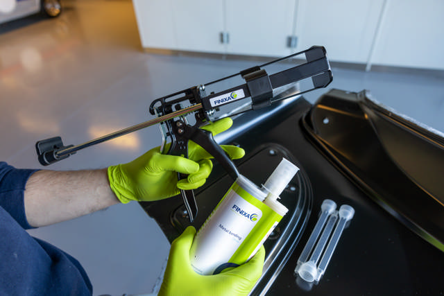 PLI 60 - Pistole für Metallkleber