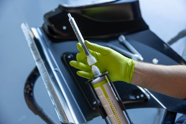 PLI 60 - Pistole für Metallkleber