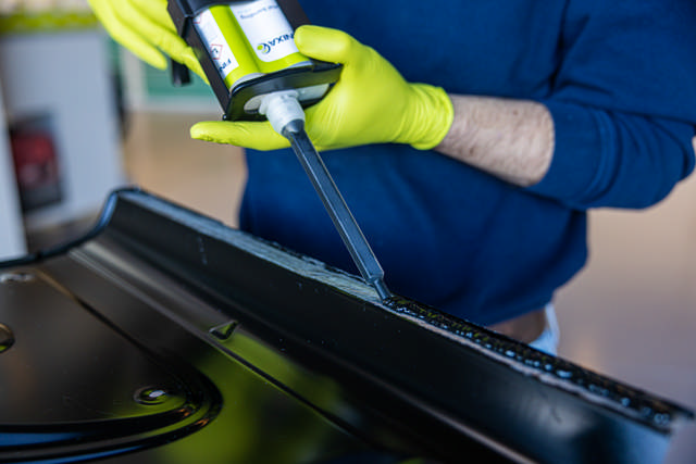 PLI 60 - Pistole für Metallkleber