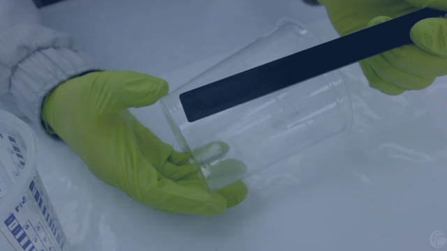 Metallrührstäbe können Pigmente beim Mischen auslassen